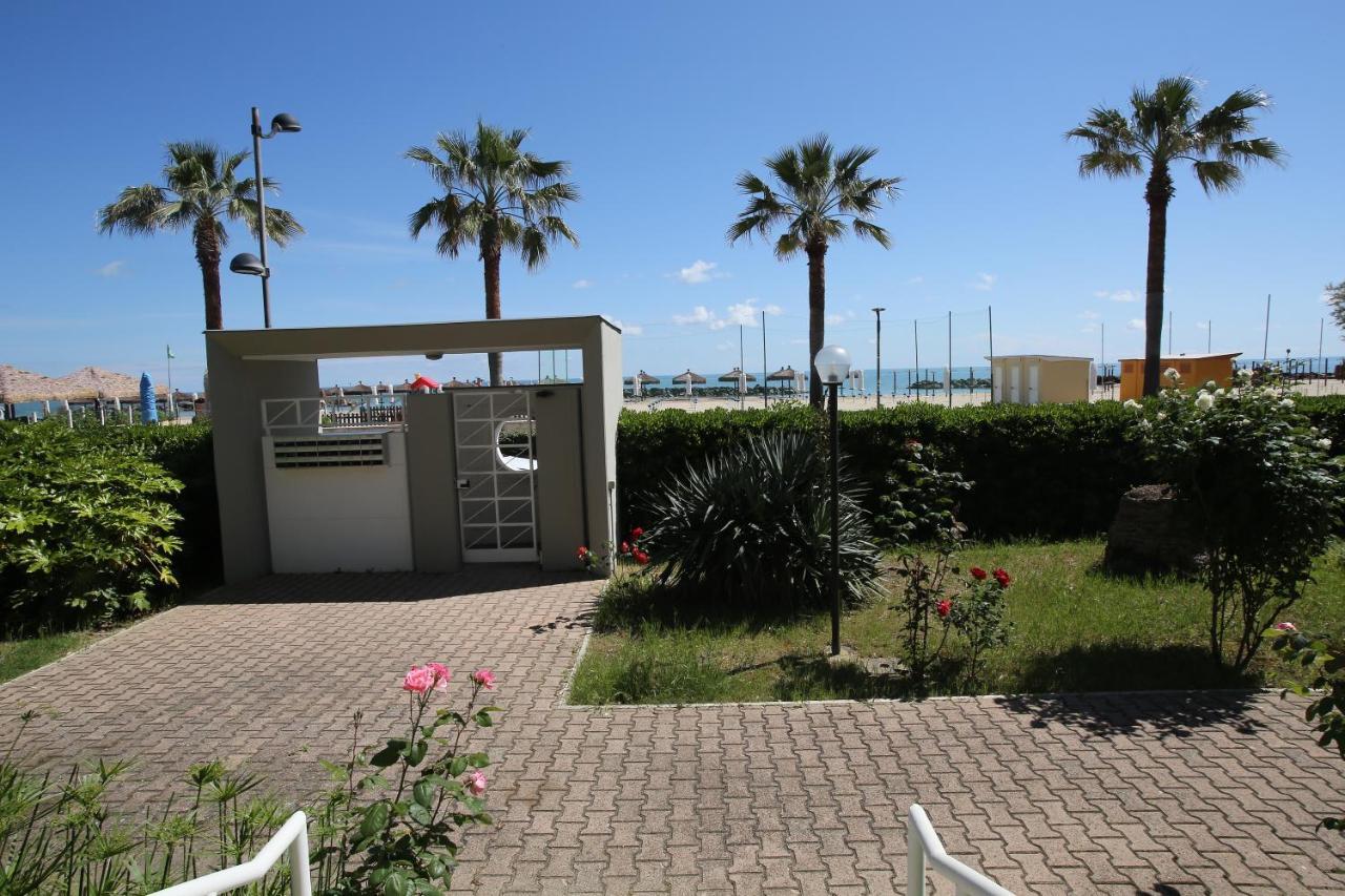 Residence Le Palme Montesilvano Marina Extérieur photo